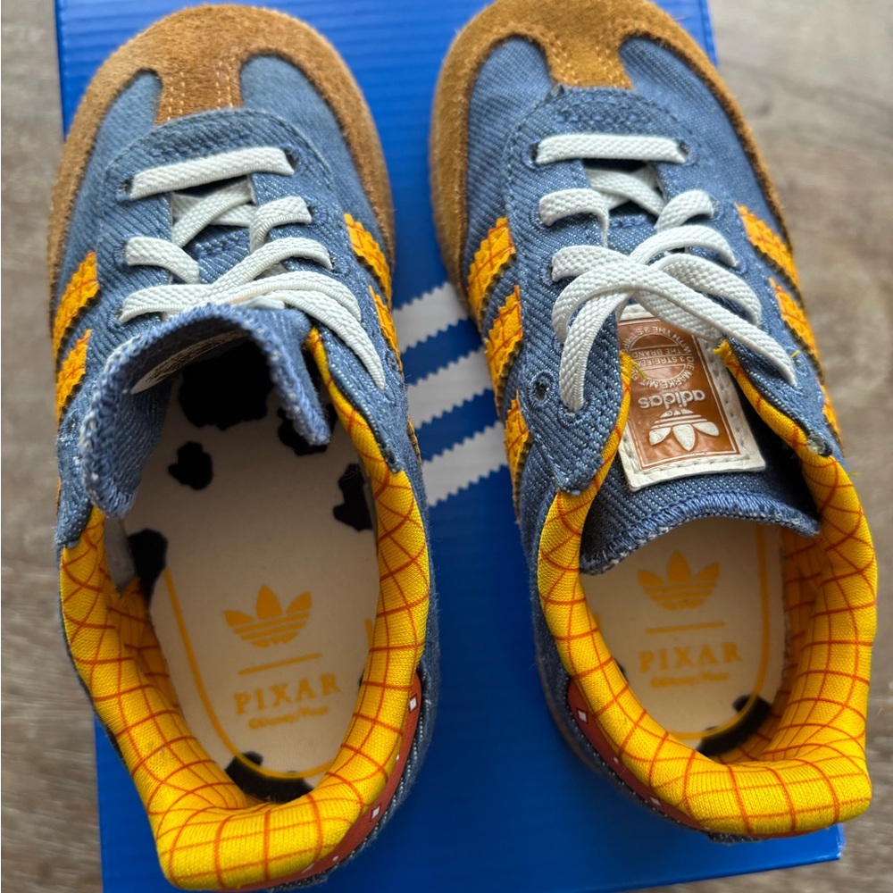Adidas Samba Pixar Toy Story Woody - 8K
PRICE FIRM - Picture 6 of 8